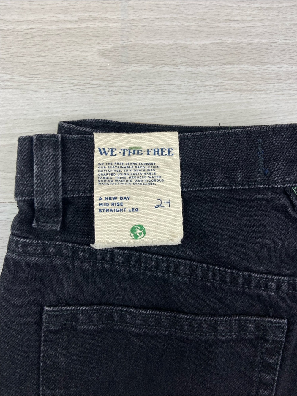 We The Free A New Day Straight Leg Pleated Jeans Size 24 - Picture 7 of 10